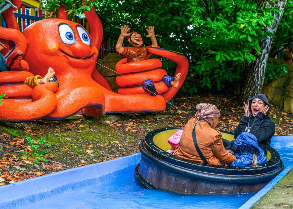 Wild Acre Village At Sundown Adventureland Retford Luaran gambar