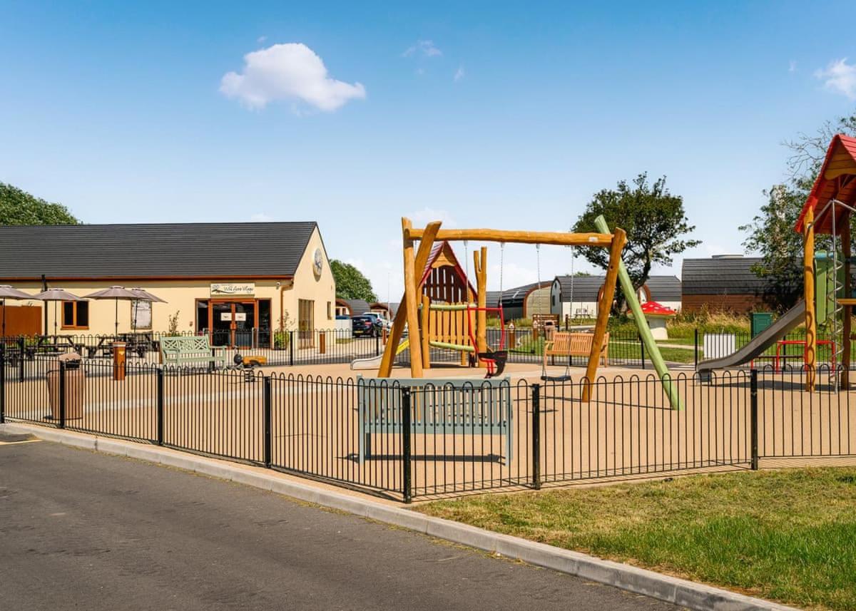 Wild Acre Village At Sundown Adventureland Retford Luaran gambar