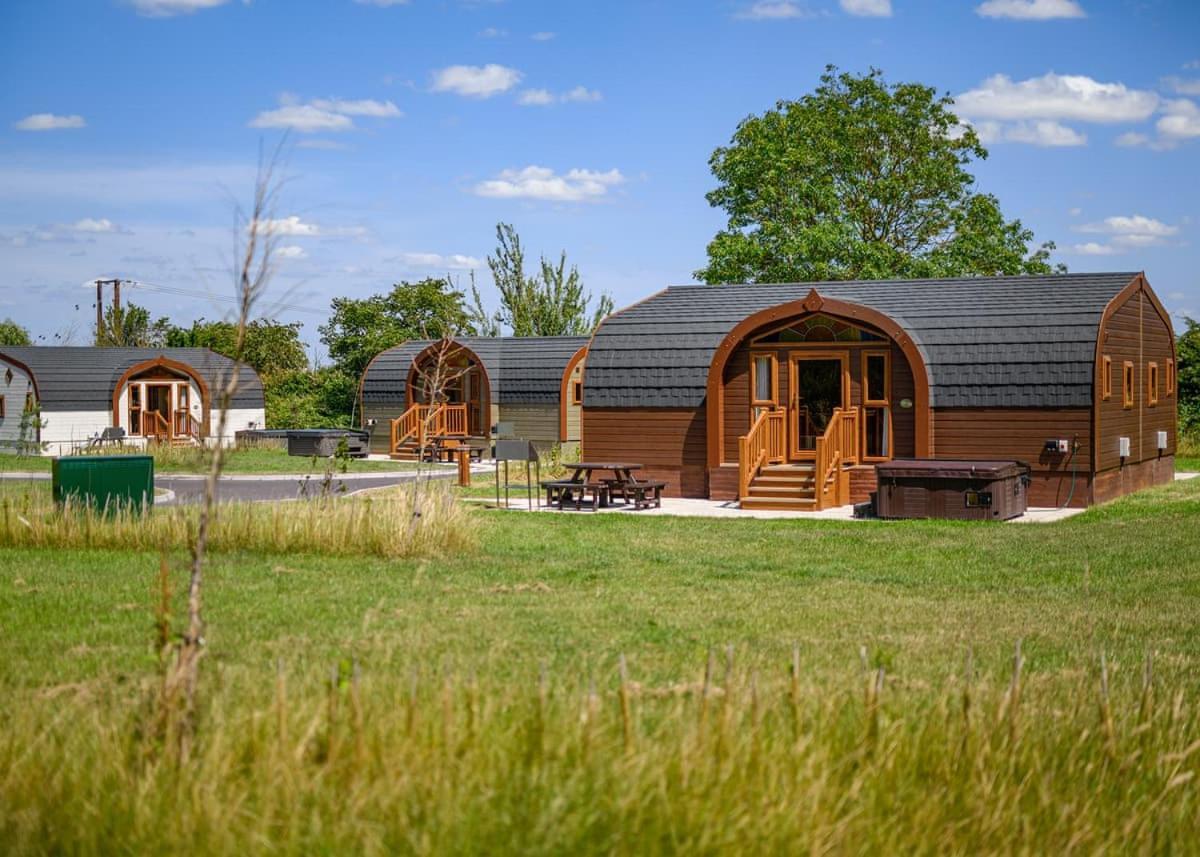 Wild Acre Village At Sundown Adventureland Retford Luaran gambar